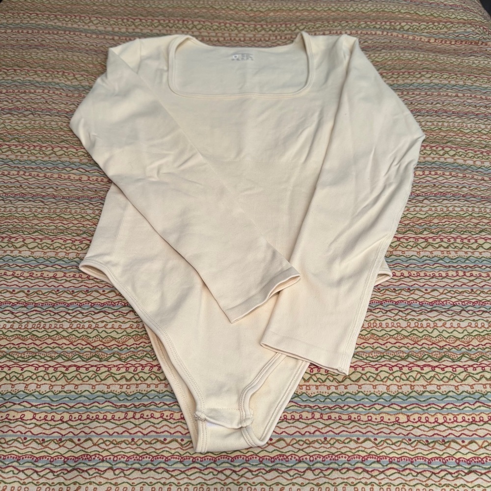 OQQ Women's Cream Colored Ribbed Square Neck Long Sleeve Bodysuits Size Medium